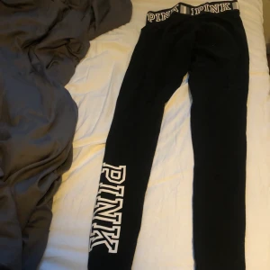 Pink byxor - Storlek xs. Pink byxor