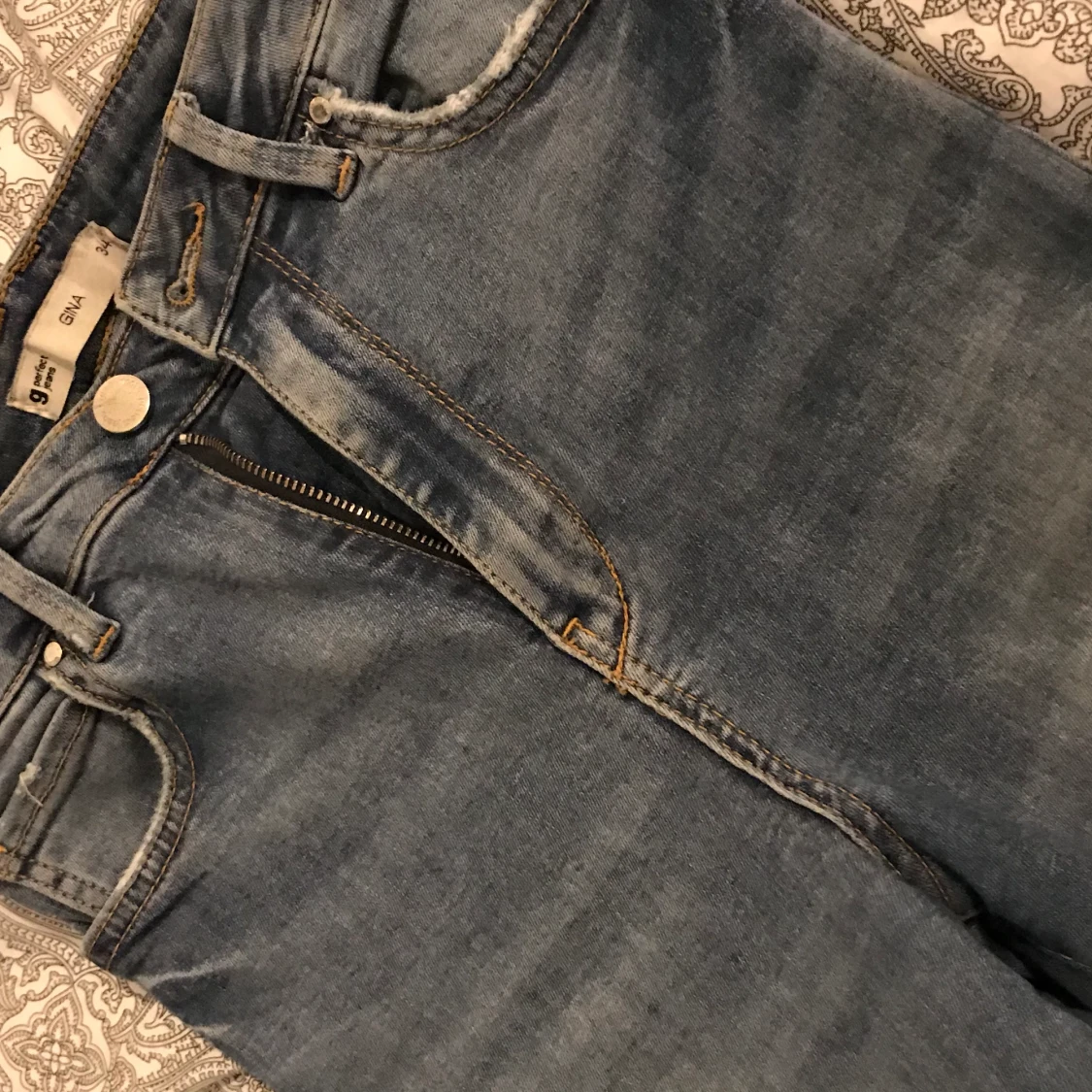 högmidjade jeans - 90