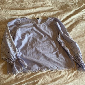 Blus  - Snygg blus i skjort material💕