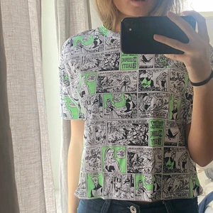 Topp zara - Topp med tryck. Aldrig använd (lapp kvar). Osäker på fraktkostnad 