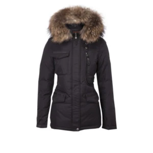 Hollies jacka - En modern fin vinterjacka som tyvärr inte kommer till användning hos mig längre. Använd en vinter, köpt för 4500. Fin och fräsch precis som ny, säljaren står för frakt