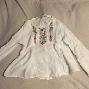 Zara blouse - Beautiful zara blouse. S