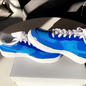 Customizade skor - Customizade Nike skor som är helt nya och nytt målade, finns i alla möjliga storlekar💞