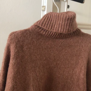 Supermysig tjocktröja - Supermysig tjocktröja från NAKD i storlek S. Endast använd tre gånger.