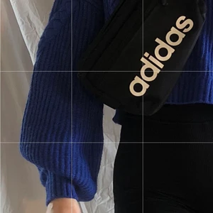 Väska - Adidas Midjeväska, använd 1 gång 💕🌹👏🏻✨ vid högt intresse 👉🏻 Buda minst +10 