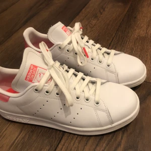 Adidas - Använda en gång. Säljes pga fel storlek. 