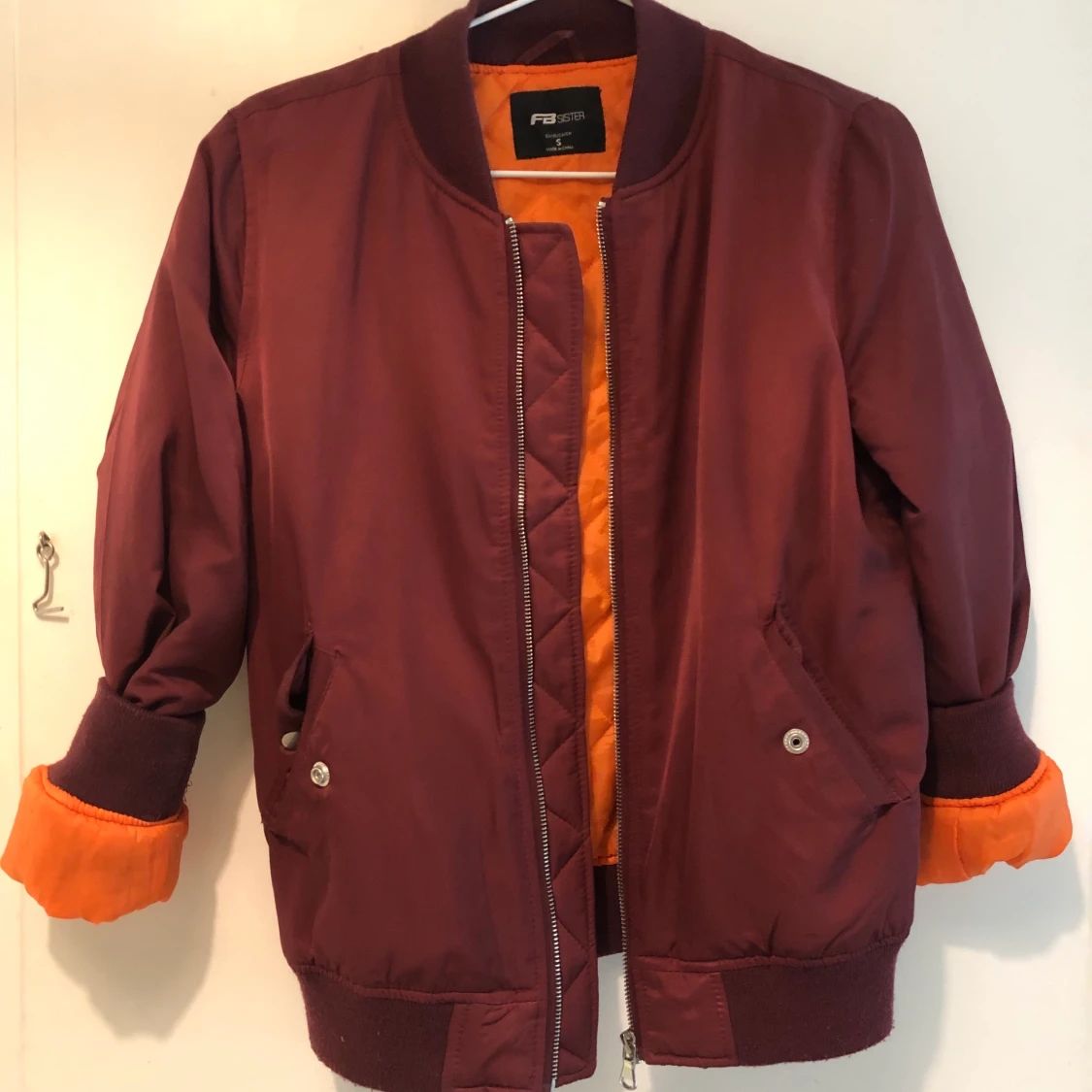 Röd orange bomber jacka 