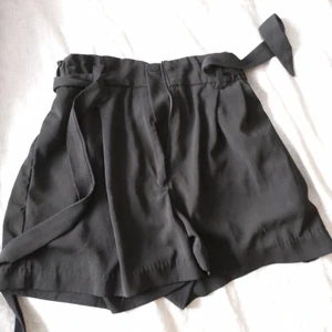 H&m kort sommar byxor - Bra skick 50kr + frakt