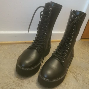 Jätte finna skor 36/37 -  alldrig använt