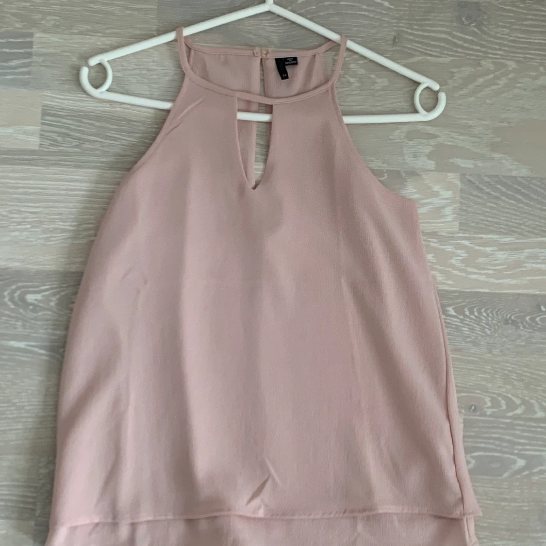 Ljus rosa topp från Only i storlek 34 - 90