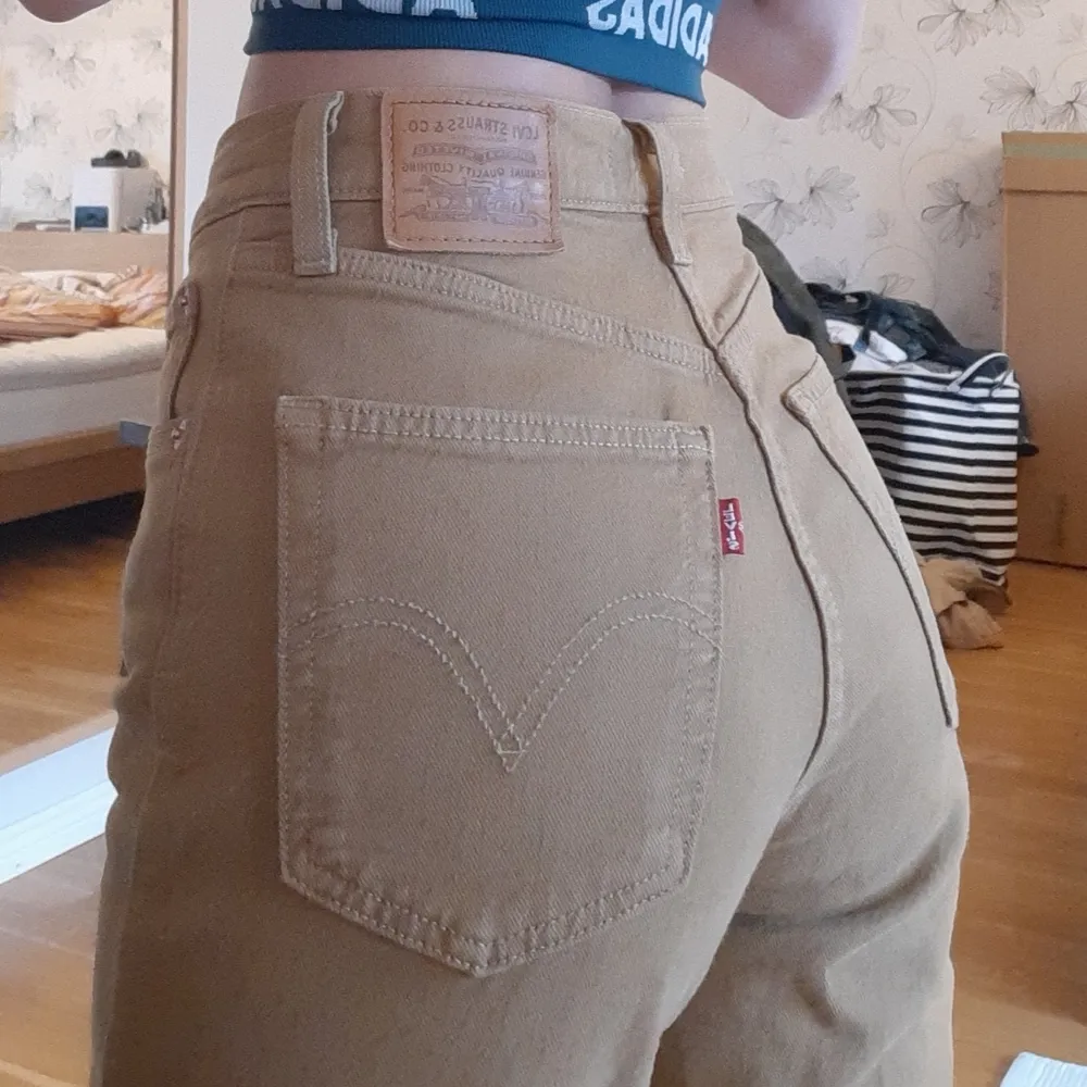 Jätte fina jeans, använd ett par gånger men säljer nu då dom är fel storlek. W25 L27. Jeans & Byxor.