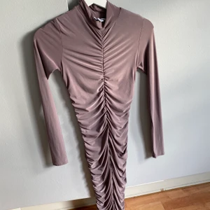 Rebecca Stella - Säljer min Rebecca Stella klänning i storlek S. 💕 200kr 