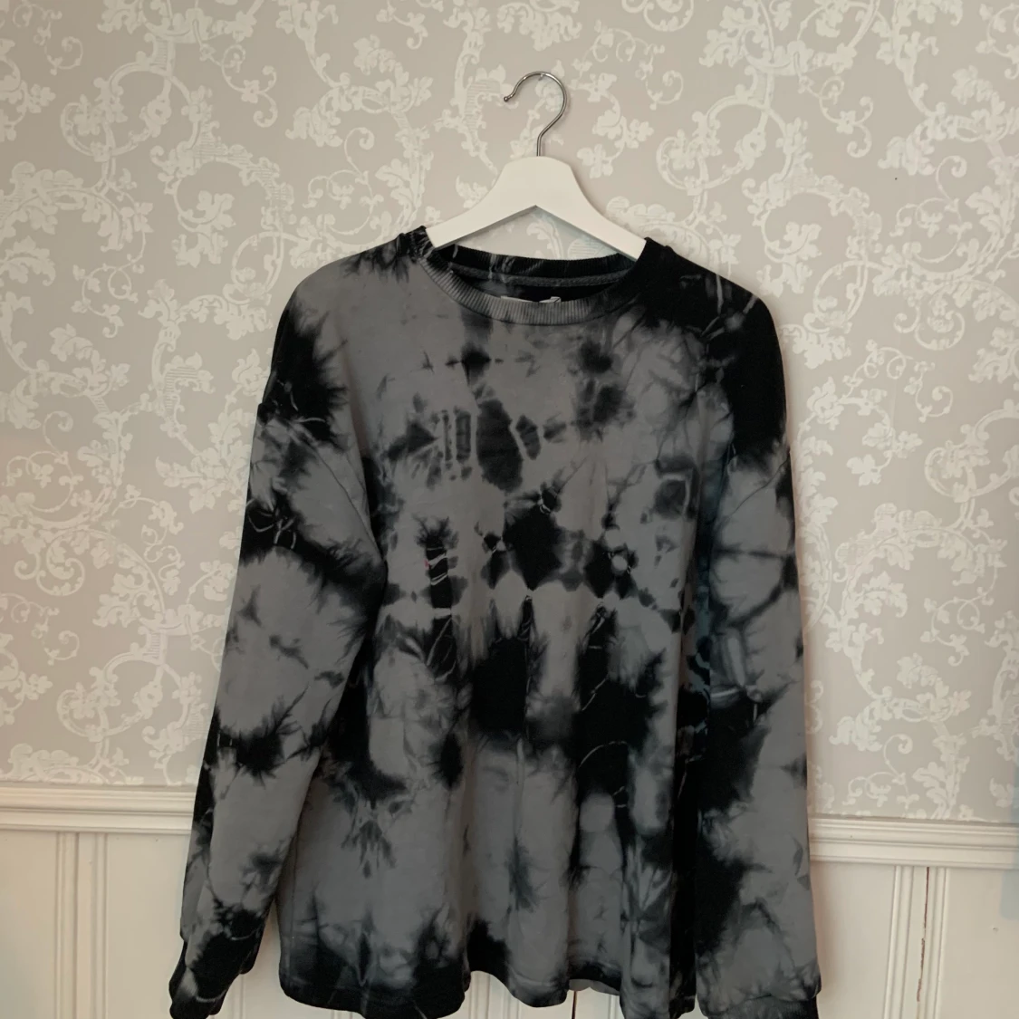 Sweatshirt med batikmöster - 90