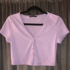 Crop- topp - En lila crop- topp aldrig använd stl s
