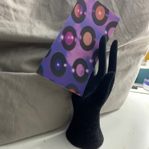 Sticker  - Egen gjord sticker/klistermärke🌸15kr och 5kr frakt🌸Ca 13,5 cm lång och 7 cm bred.