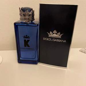 Säljer en 100 ml Dolce K Gabbana parfym som är helt original för endast 850 kr