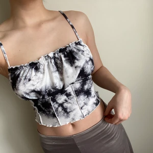 Tie dye topp från Shein - Trendig tie dye topp från Shein i XS. Aldrig använd, ändats provad!