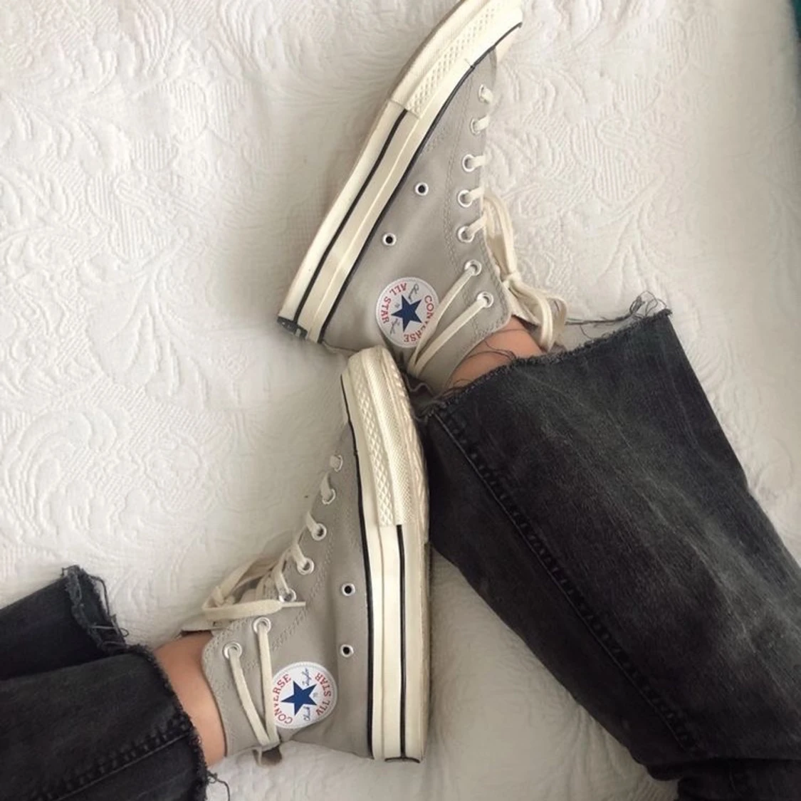Gråa converse strl 45