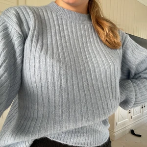 Blå stickad tröja - Så fin blå stickad tröja från h&m , knappt använd. Nypris 199. 