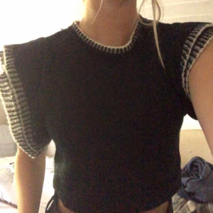 Tröja - Superfin topp med volangärmar 💕💞💞