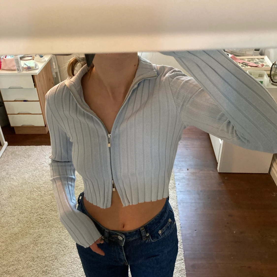 Croppad tröja med krage