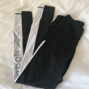 Träningstights från reebok - Träningstights från reebok i storlek S, endast testade. Nyskick. ☺️