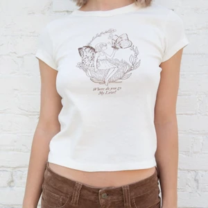 Jätte fin Brandy Melville tröja!💕 - Säljer min älskade Hailie topp då den inte kommit till så mycket användning! Super fin nu till höst och super skönt material. Ny pris är ca 200kr! 😊 använd 1-3 gånger.💕