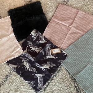 Kuddfodral Nya! - Nya & oanvända kuddfodral från H&M. Alla är i 50x50 förutom det fluffiga grå som är 45x45. Alla har legat i skåpet, har alldeles för många för att hinna användas.