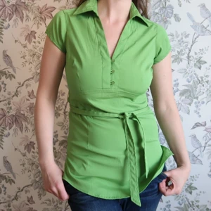 Grön kortarmad tröja medium  - Fin tröja! Medium. Knappt använd.