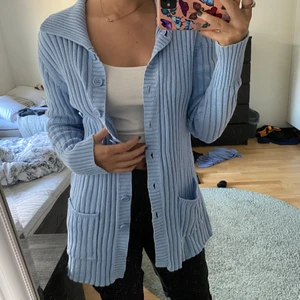 Kofta - Mysig blå kofta, perfekt nu till hösten