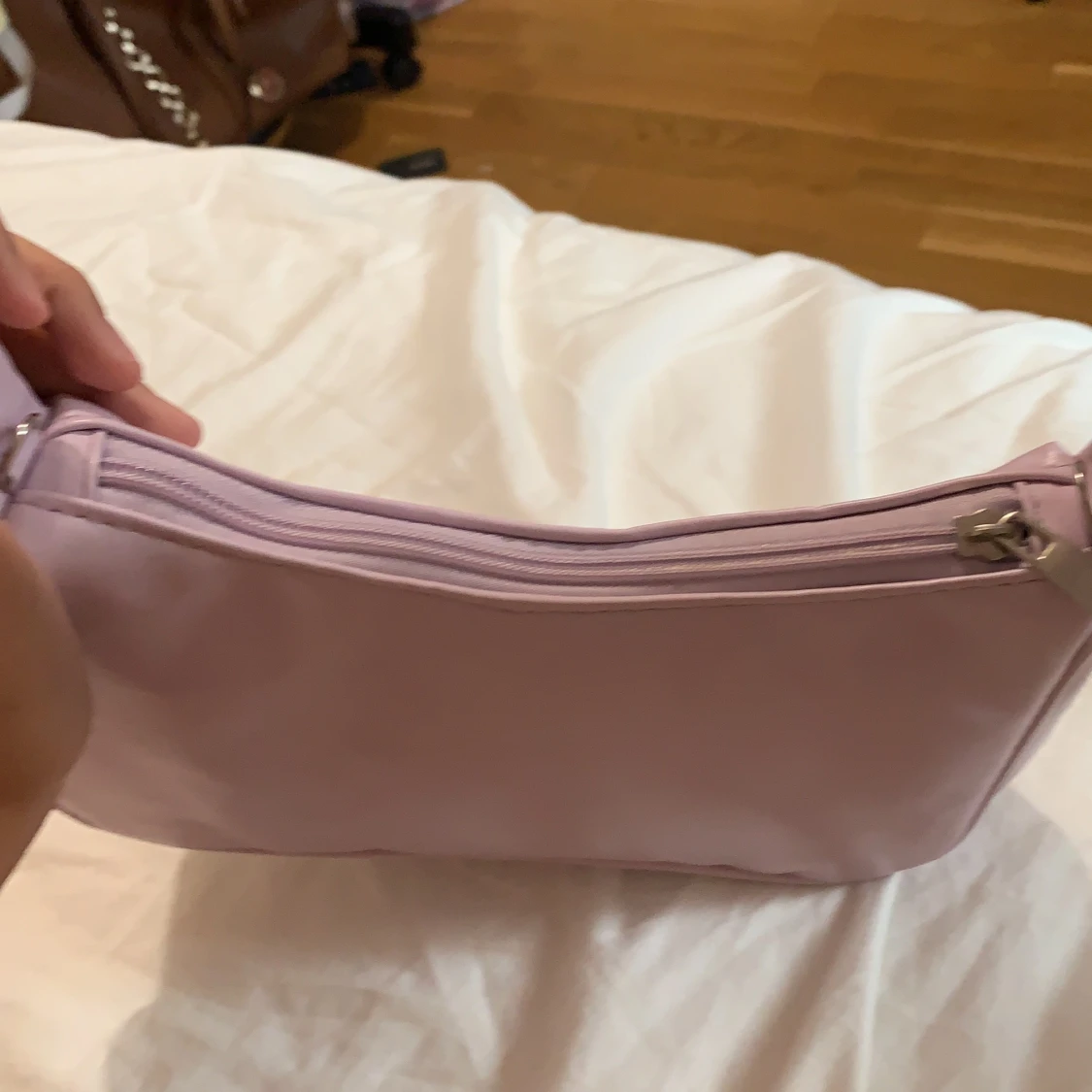 Lila axel väska - 90