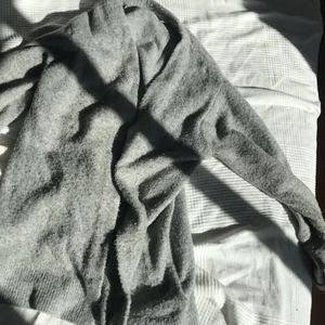 Fin Kofta - Denna Kofta är köpt från H&M för ca 1 år sedan. Inte använd så mycket. I väldigt fint och bra skick!☺️