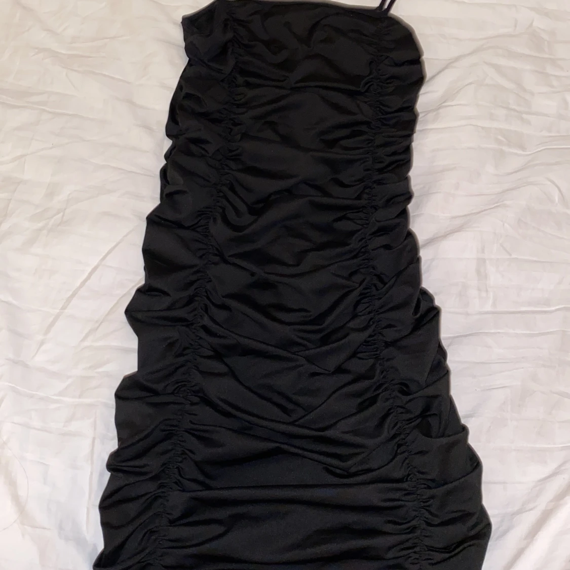 Svart ribbad klänning  - 91