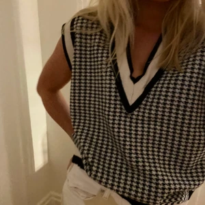 Rutig Väst - Trendig stickad väst från Zara!