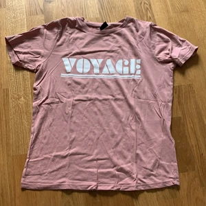 T-shirt xs - Den är inte använd så mycket ganska ny men för liten 