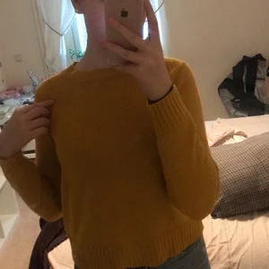 Stickad tröja från hm, S - Senapsgul stickad tröja från hm i storlek S