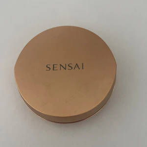 Sensai - Foundation, mer beskrivining på sista bilden
