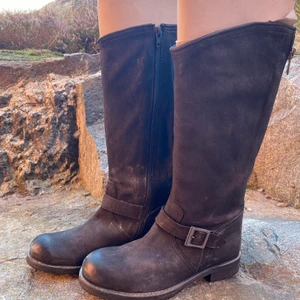 Svarta stövlar - Svarta stövlar från Wera i storlek 38