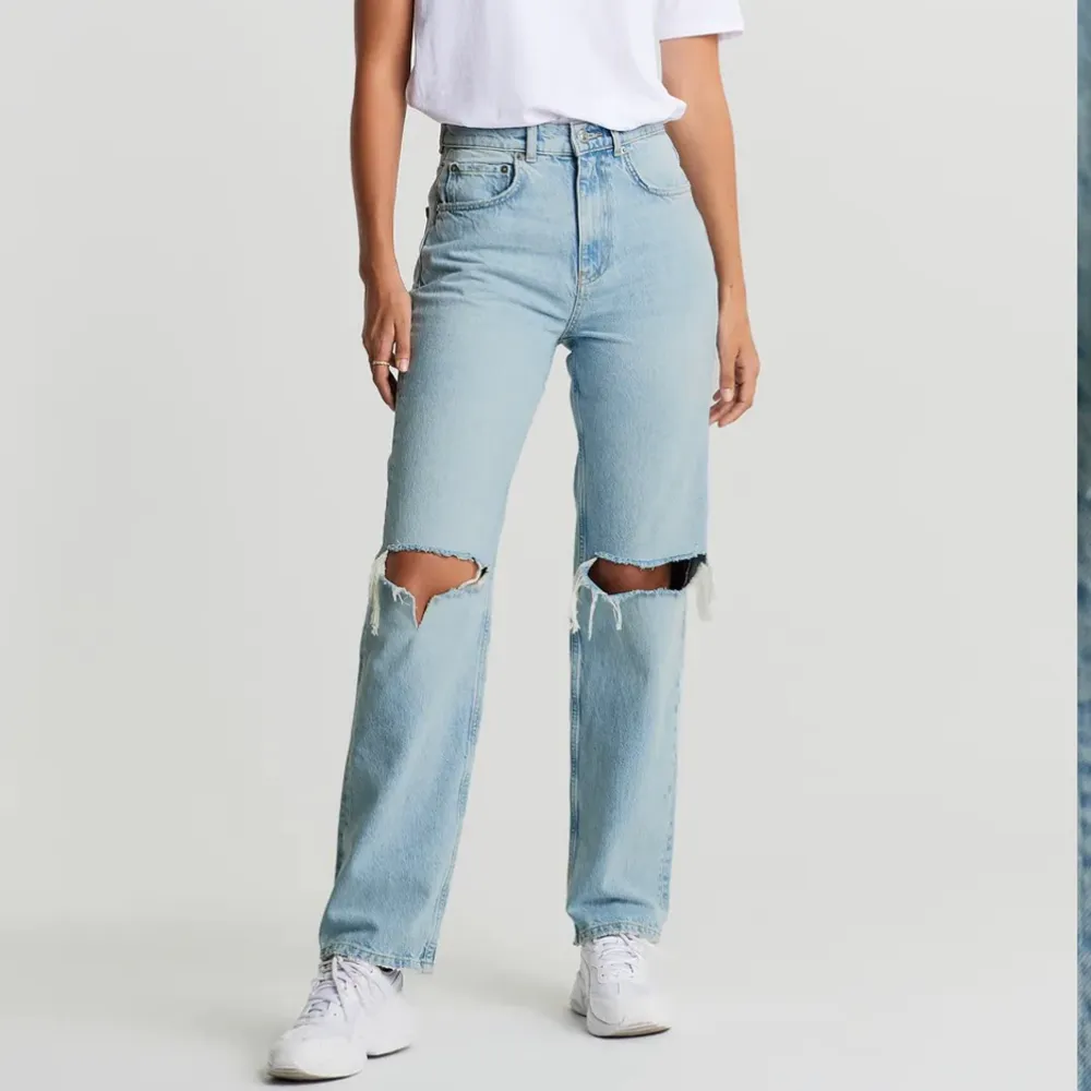 90’s high waist jeans från Ginatricot i Storlek 38. Köpta förra året men är som nya. Frakt tillkommer 🌸 För att budet ska gälla måste det skilja minst 10 kr från tidigare bud. Nypris 600kr. Jeans & Byxor.