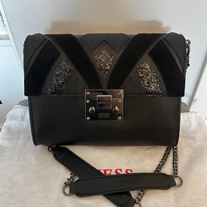 Guess - Classy stilig väska från Guess.  Oanvänd, prislapp sitter kvar.