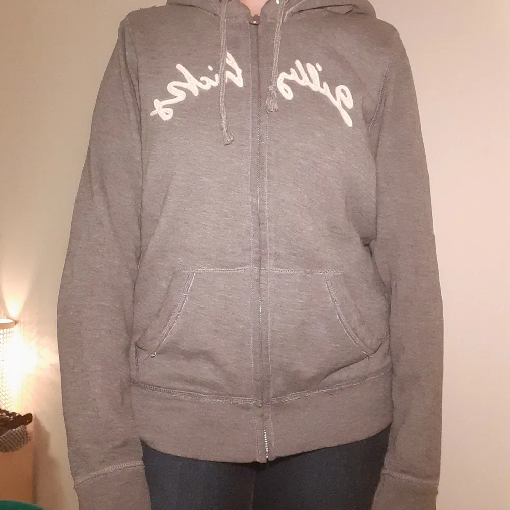 Grey Gilly Hicks hoodie, size L. In good condition, and mildly warm. With white garnment on the inside. The first picture is the truest to color.. Hoodies.