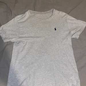 Ralph lauren T-shirt - Denna har blivit för liten för mig!