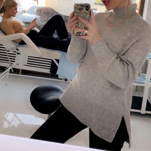 Stickad tröja - Jättefin ljus grå stickad varm tröja