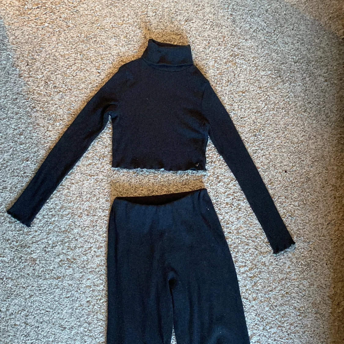 Mjukisset ribbat- mörkgråmelerat s