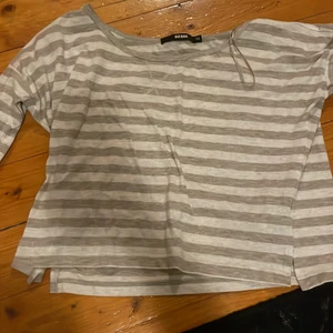 Bikbok - Randig super inne o snygg tröja från bikbok i storlek xs men passar även s,, frakten diskuteras