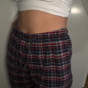 Mjukisbyxor hm - Mjukisbyxor från hm, herrpassform och fickor! Frakt 62kr