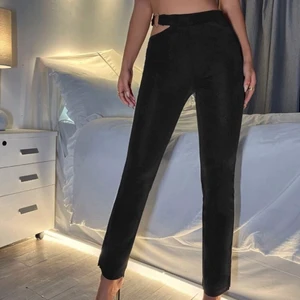 Petite byxa - Säljer denna byxa i storlek S, i petite modell, använt en gång. 100kr + 45kr frakt. Tar endast swish.