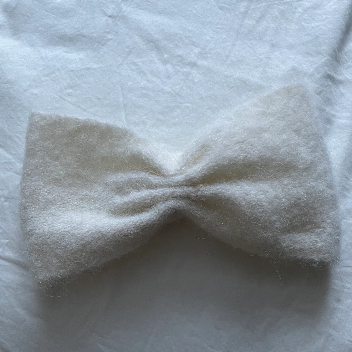 Stickat hårband - 90