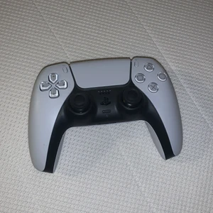 Ps5 kontroll - En helt ny ps5 kontroll köpte den för 700kr men den är helt ny aldrig använd köptes för 700kr säljer för 200