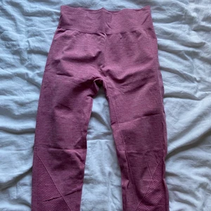 Träningstights  - Säljer mina tights från Panos Emporio. Knappt använda så som nya💗